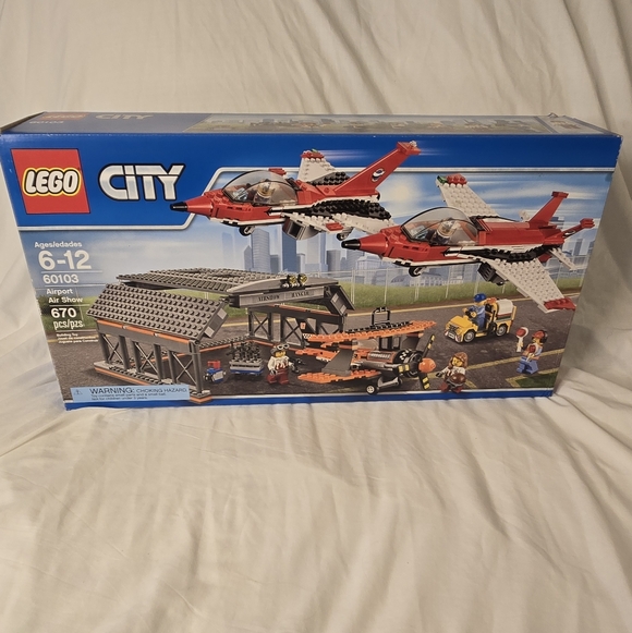 LEGO City Airport Air Show Set - Red and White - Picture 1 of 14